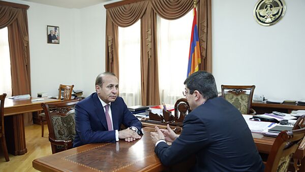 Премьер-министр Армении Овик Абраамян встретился с премьер-министром НКР Араиком Арутюняном - Sputnik Армения