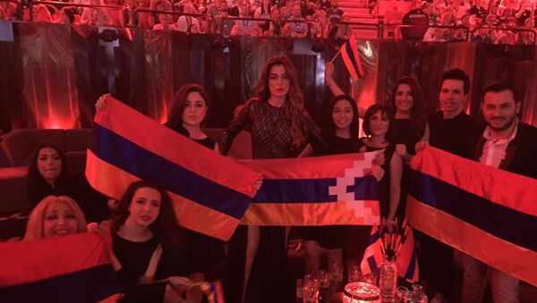 Армянская делегация на Евровидении с флагами Армении и Карабаха - Sputnik Армения