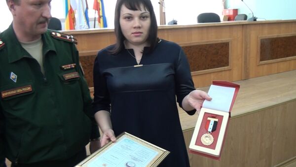 Медаль Вооруженных Сил Сирии вручена вдове российского матроса Позынича - Sputnik Армения