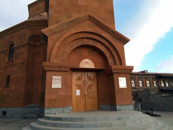 Գյումրու «Սրբոց նահատակաց» եկեղեցի Գյումրու «Սրբոց նահատակաց» եկեղեցի - Sputnik Արմենիա