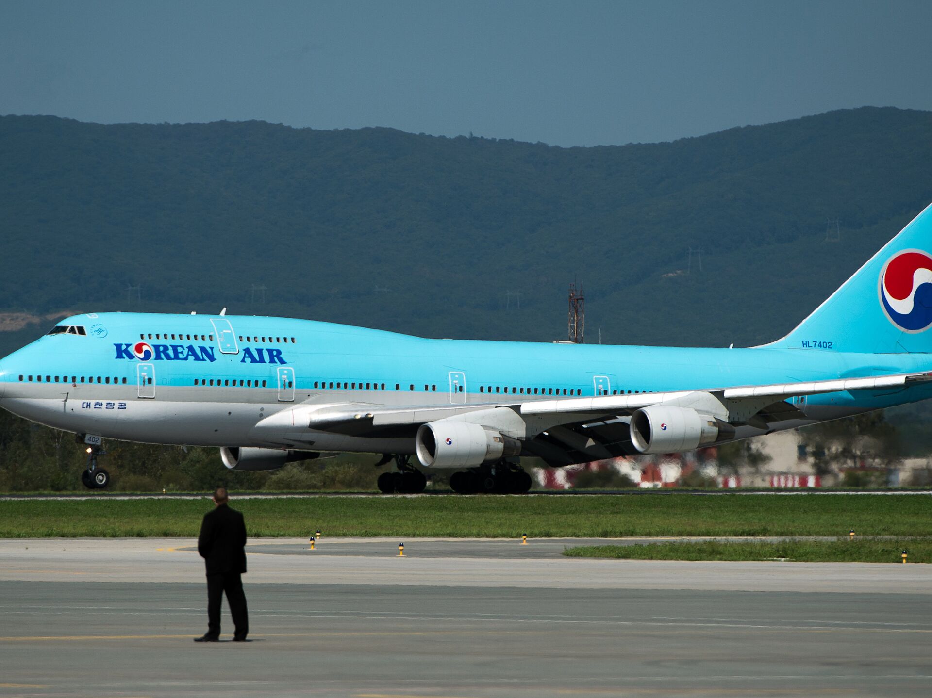 Авиакомпания саус. Самолет korean Air. Korean Air 601. Korean Air 603. Сеул с самолета.