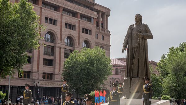 Памятник Гарегину Нжде в Ереване - Sputnik Արմենիա