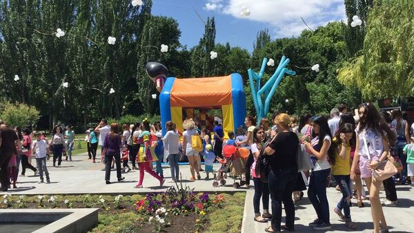 В парке Национального собрания RA отметили Международный день детей - Sputnik Армения