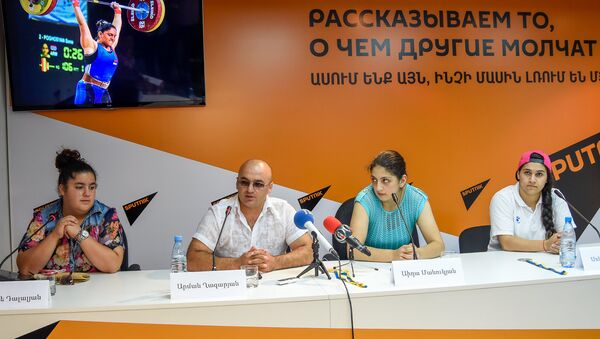 Пресс-конференция чемпионок Европы по тяжелой атлетике - Sputnik Արմենիա