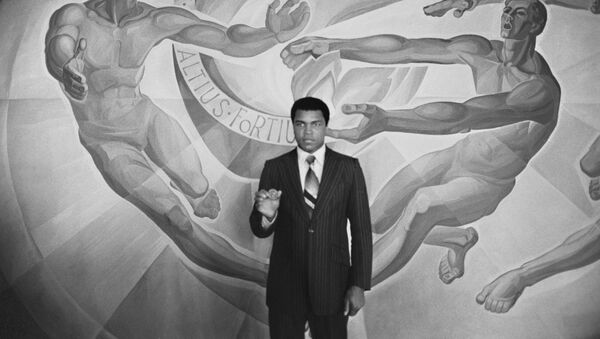 Легендарный американский боксёр Мохаммед Али в Москве - Sputnik Армения
