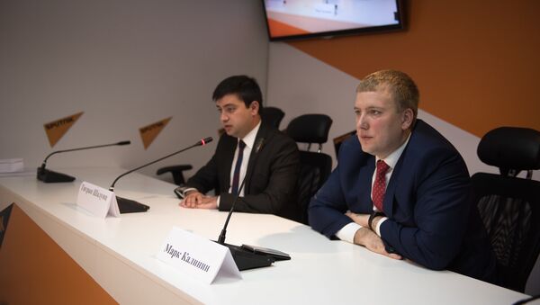 Пресс-конференция, посвященная открытию Школы публичной дипломатии. Тигран Шадунц и Марк Калинин - Sputnik Армения