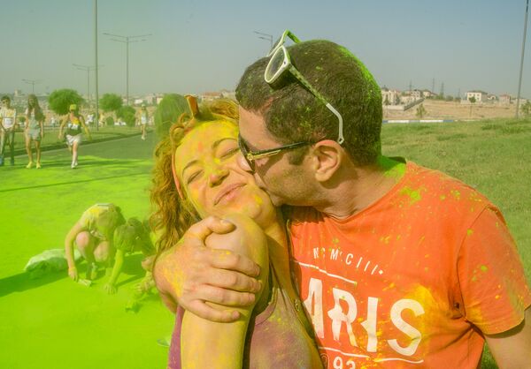 Yerevan Color Run` գույների իսկական հրավառություն Yerevan Color Run` գույների իսկական հրավառություն - Sputnik Արմենիա