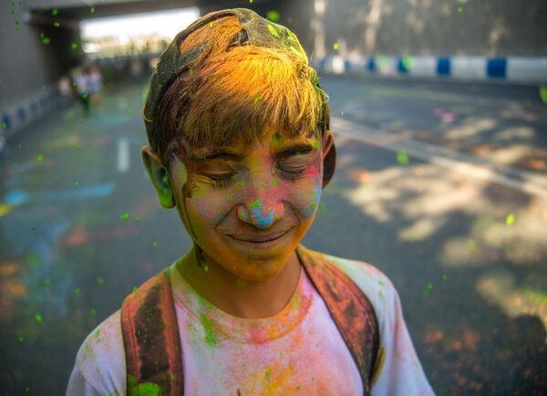 Yerevan Color Run` գույների իսկական հրավառություն Yerevan Color Run` գույների իսկական հրավառություն - Sputnik Արմենիա