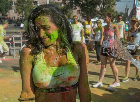 Yerevan Color Run` գույների իսկական հրավառություն Yerevan Color Run` գույների իսկական հրավառություն - Sputnik Արմենիա