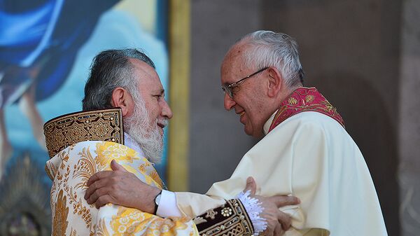 Папа Франциск и Католикос Гарегин II приняли участие в Божественной литургии в Эчмиадзине - Sputnik Արմենիա
