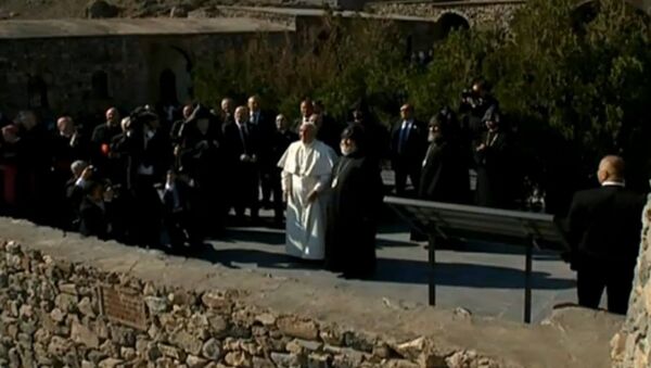 Папа Римский Франциск и Католикос всех армян Гарегин II выпустили голубей мира на армяно-турецкой границе - Sputnik Армения