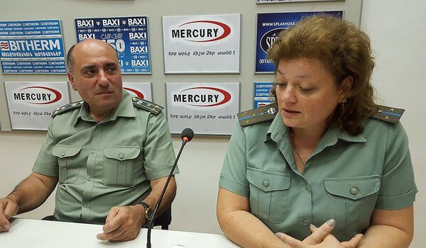 Парашютисты Тевос и Кристина Иликчяны Парашютисты Тевос и Кристина Иликчяны - Sputnik Արմենիա