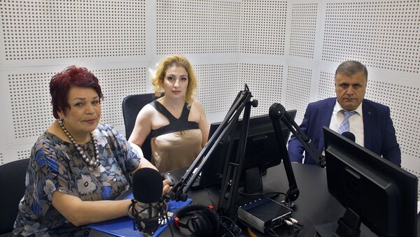 Ирина Цатурян и Арам Карапетян в гостьях у радио Sputnik Армения - Sputnik Արմենիա
