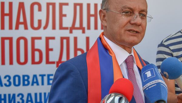 Министр обороны Армении Сейран Оганян - Sputnik Армения