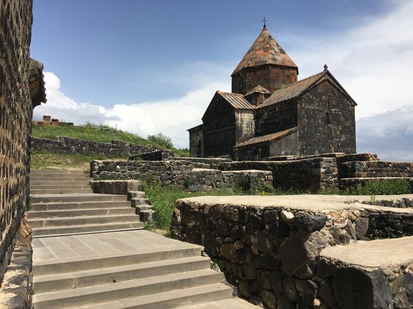 Монастырь на северо-западном побережье озера Севан - Севанаванк Монастырь на северо-западном побережье озера Севан - Севанаванк - Sputnik Արմենիա