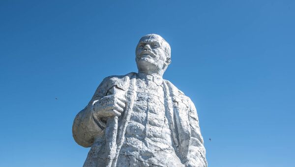 Памятник Ленину на пограничной заставе в селе Ахурик - Sputnik Արմենիա