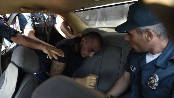 Задержанный на месте событий в Ереване - Sputnik Արմենիա