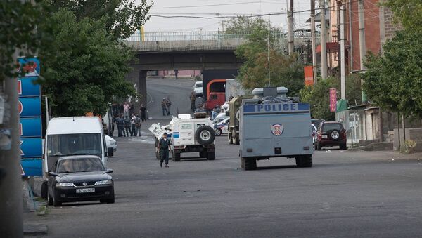Ситуация на месте захвата здания полиции в Ереване - Sputnik Армения