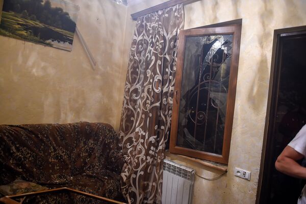 Пострадавшие входе разгона демонстрантов дома в Сари тахе - Sputnik Армения