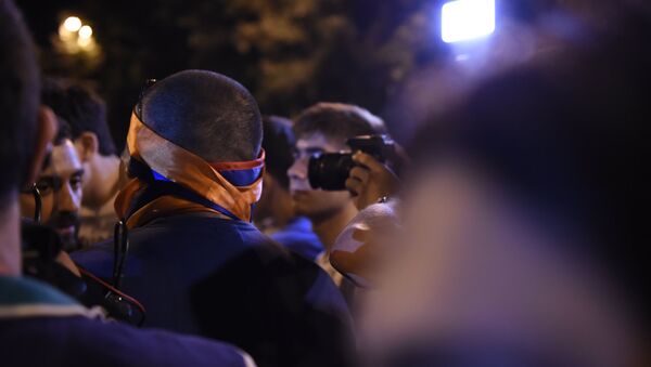 Акция протеста в поддержку группировки Сасна Црер перекинулась на проспект Баграмяна - Sputnik Армения