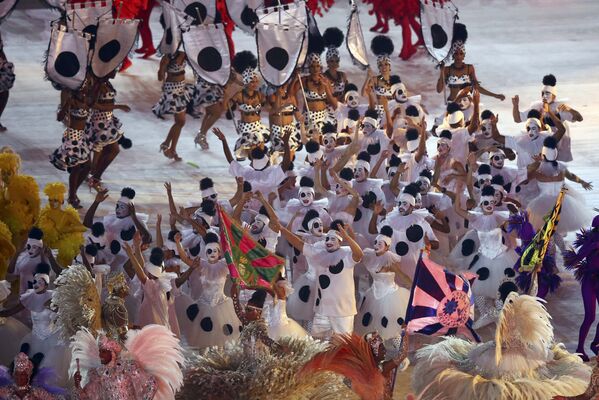 Церемония закрытия XXXI летних Олимпийских игр на стадионе Маракана в Рио-де-Жанейро - Sputnik Армения