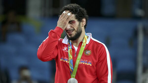 Мигран Арутюнян после боя за золото с Давором Штефанеком на Олимпийский играх в Рио де-Жанейро - Sputnik Армения