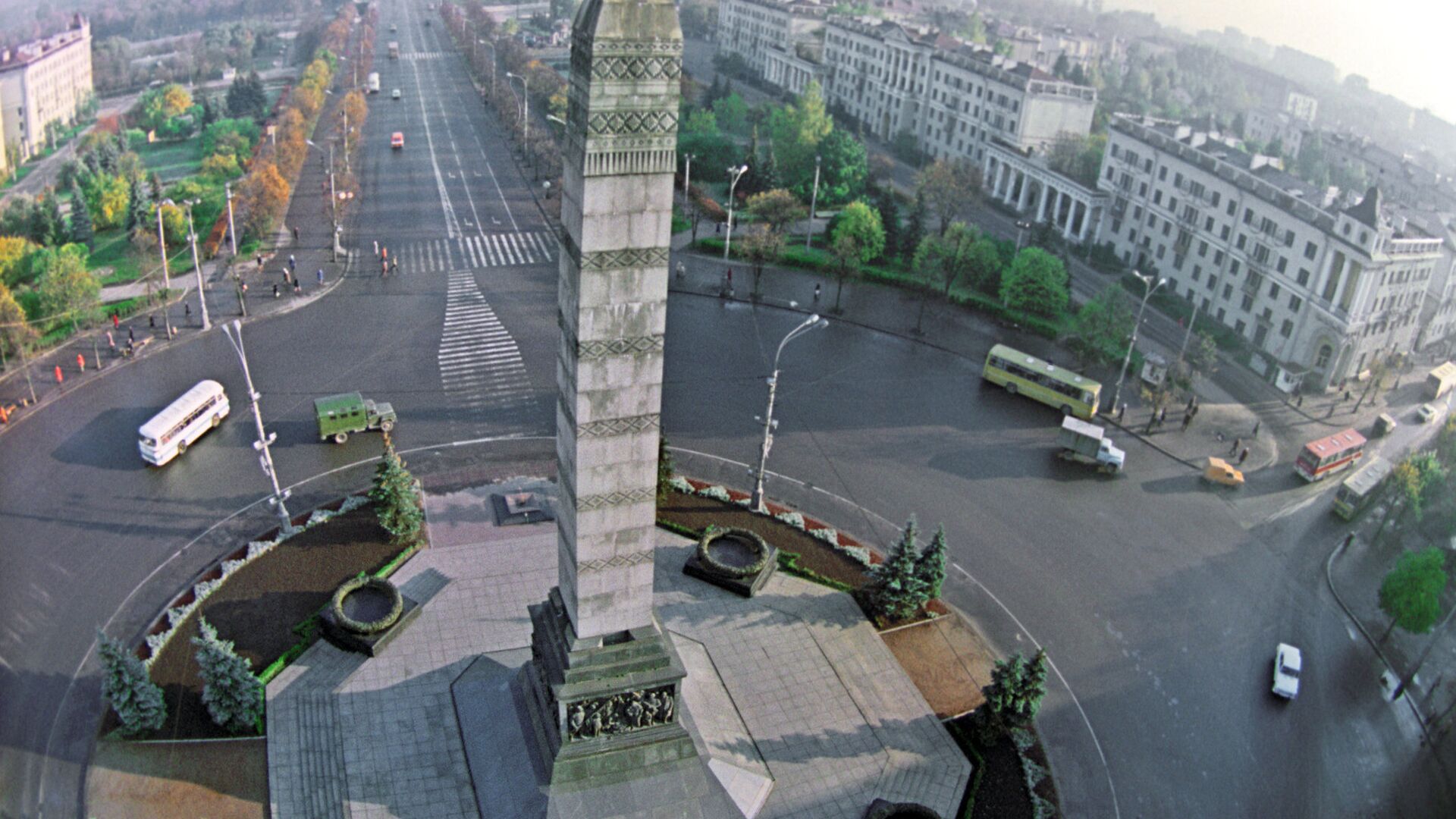 Монумент на площади Победы в Минске - Sputnik Армения, 1920, 13.09.2021