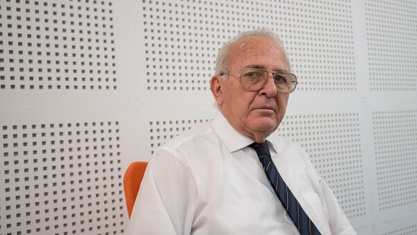 Роберт Минасян в гостях у радио Sputnik Армения - Sputnik Արմենիա