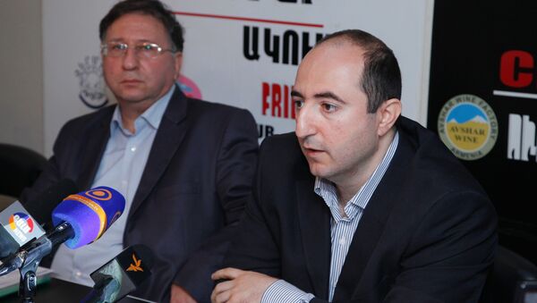 Экономист Артак Манукян - Sputnik Армения