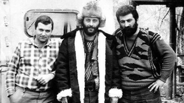 Татул Крпеян (справа) с боевыми товарищами Татул Крпеян (справа) с боевыми товарищами - Sputnik Արմենիա