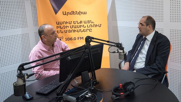 Грач Ростомян в гостях у радио Sputnik Армения - Sputnik Արմենիա
