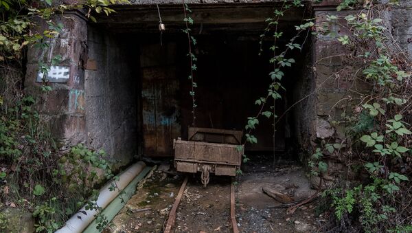 Заброшенный рудник по добыче меди города Ахтала - Sputnik Արմենիա