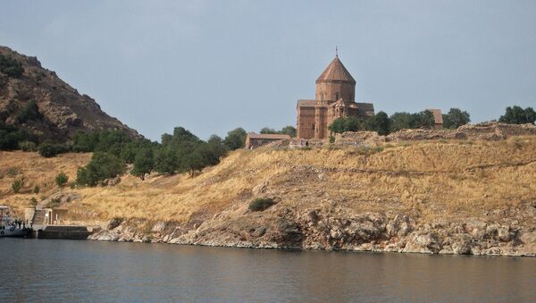 Озеро Ван, церковь Ахтамар - Sputnik Армения