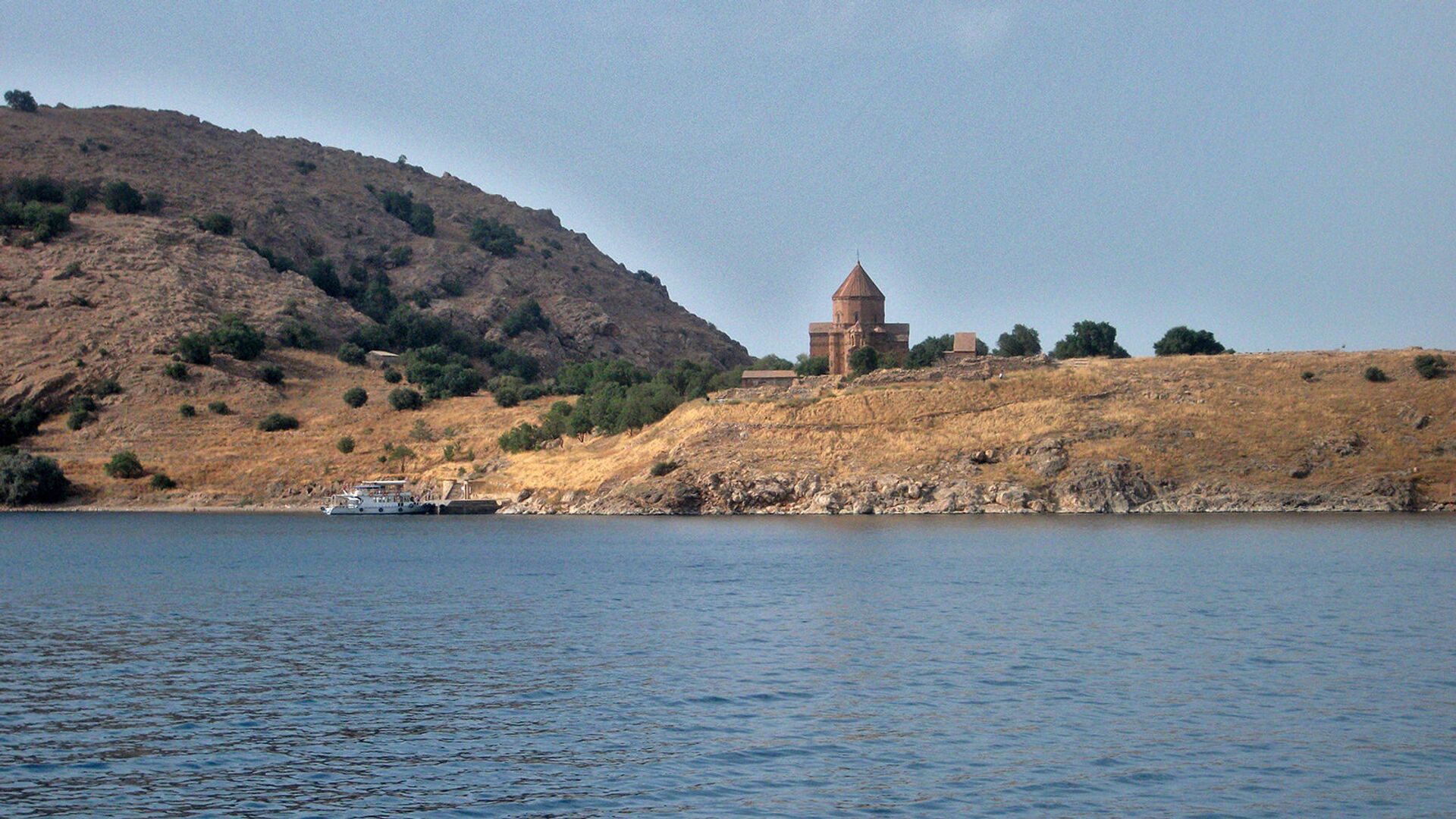 Остров Ахтамар, озеро Ван. Турция (Западная Армения) - Sputnik Армения, 1920, 02.10.2021