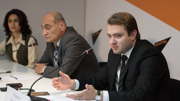 Главный секретарь Шахматной федерации Армении Микаэль Андриасян и заместитель президента Шахматной федерации Еревана Норайр Калантарян - Sputnik Армения