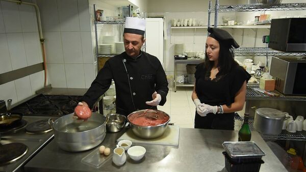В гостях у шеф-повара: как приготовить кюфту - Sputnik Армения