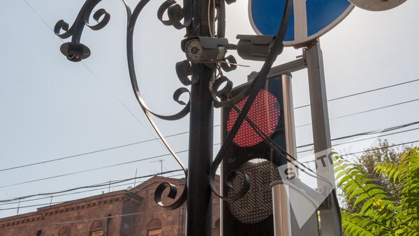 Светофор, камера, дорожный знак - Sputnik Արմենիա