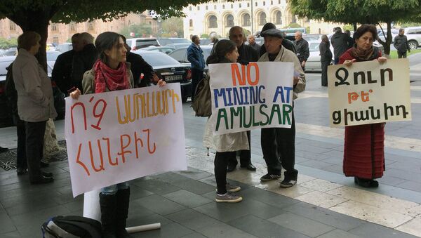 Акция протеста против эксплуатации золотых рудников Амулсара в Джермуке - Sputnik Արմենիա