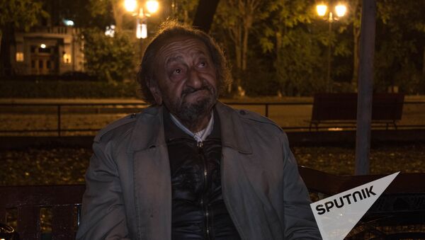 Бездомные люди. Ереван - Sputnik Армения