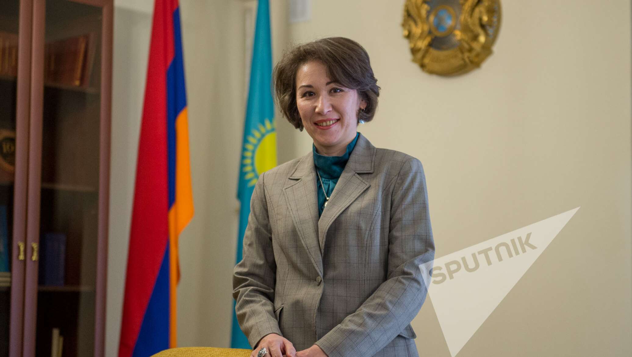 Муж посла. Жены дипломатов. Жена посла. Бельгийский посол. Посол Армении в Казахстане.