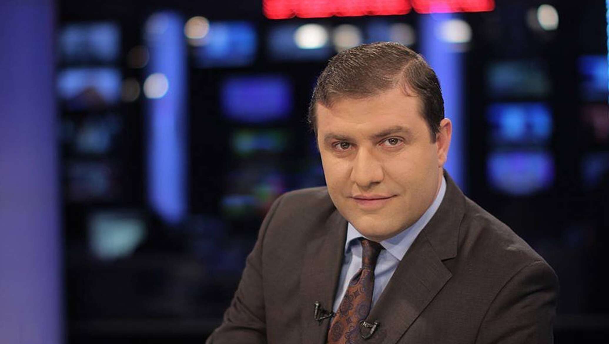 Вести армяне. Журналист Артак. Общественное Телевидение Армении. Известные корреспонденты обозреватели.
