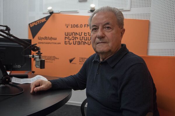 Дмитрий Атбашян Дмитрий Атбашян - Sputnik Армения