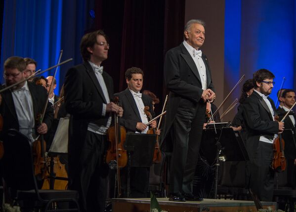 Израильский филармонический оркестр под управлением всемирно известного дирижера Зубина Меты дал концерт в Ереване - Sputnik Армения