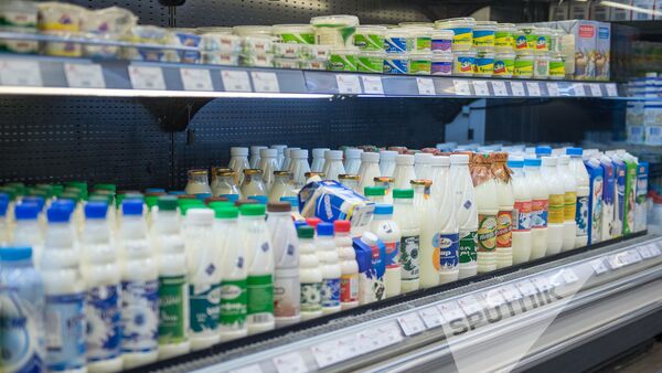 Молочные продукты в магазине - Sputnik Армения