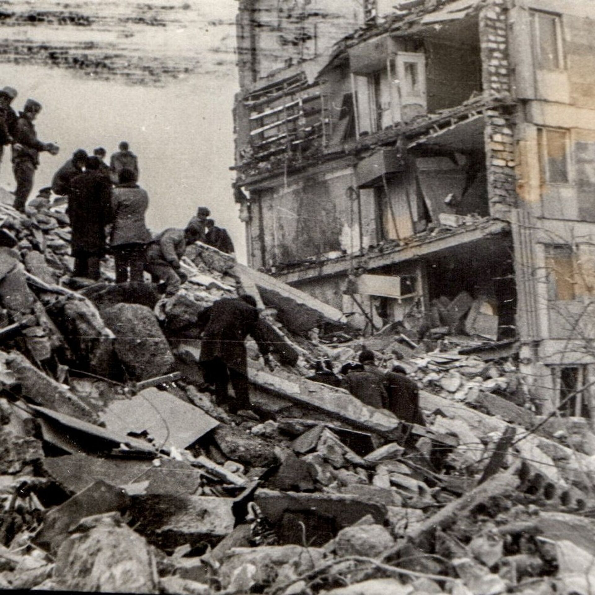 землетрясение в армении помним скорбим