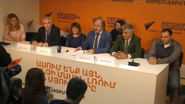 В пресс-центре Sputnik Армения состоялась встреча осетинского врача Казбека Кудзаева с пациентами и коллегами 28 лет спустя - Sputnik Армения