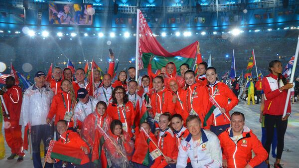 Белорусская сборная на церемонии завершения ОИ-2016 - Sputnik Армения