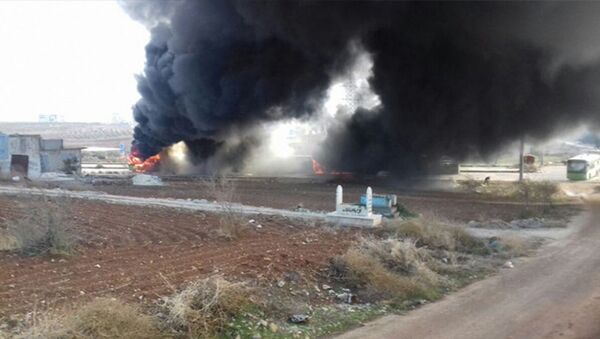 В Сирии боевики сожгли семь предназначенных для эвакуации автобусов - Sputnik Армения