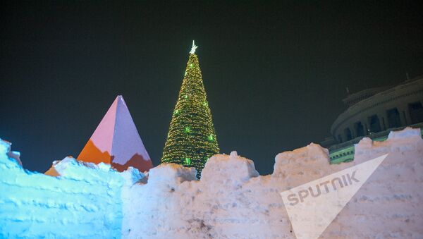 Ледяной городок на Площади Свободы в Ереване - Sputnik Արմենիա