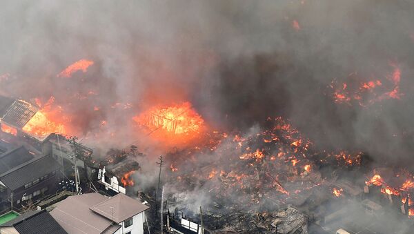В японском городе Итоигава на западе страны загорелись более 140 зданий - Sputnik Արմենիա